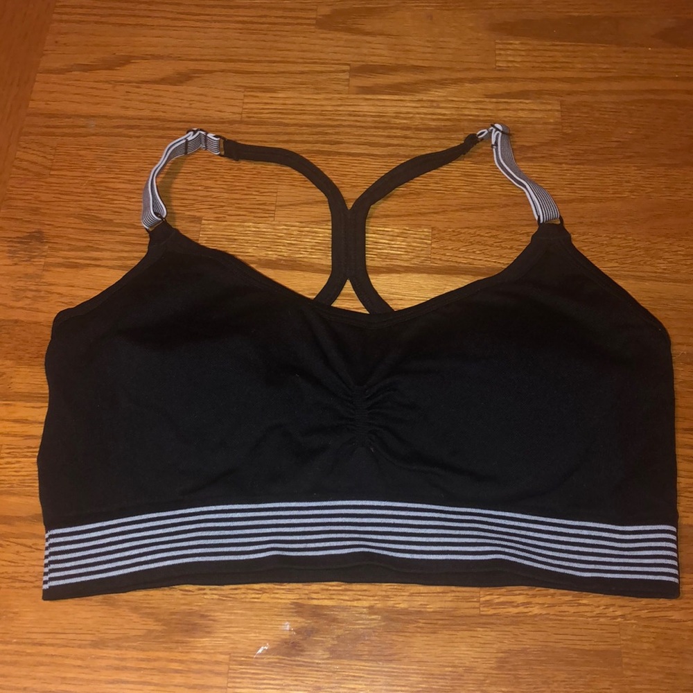 VS sports bra